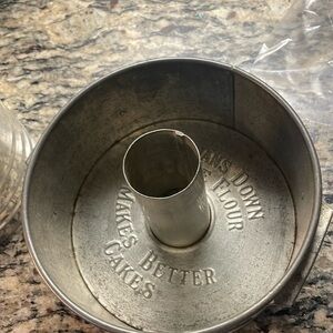 Antique bunt pan